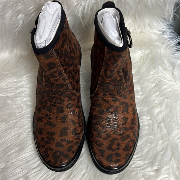 BZEES Leopard Print Tease Ankle Bootie Sz 8.5 W NIB - Picture 8 of 14